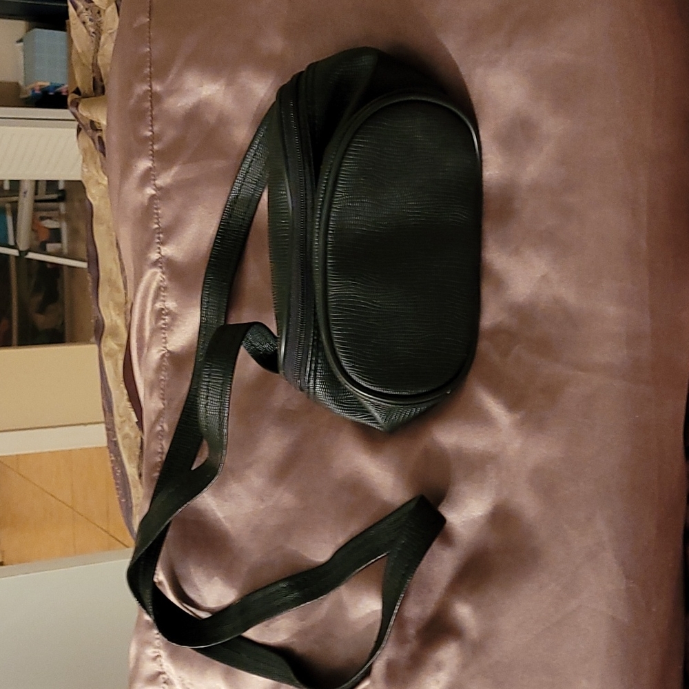 5/$25 Black small side pouch/purse with strap